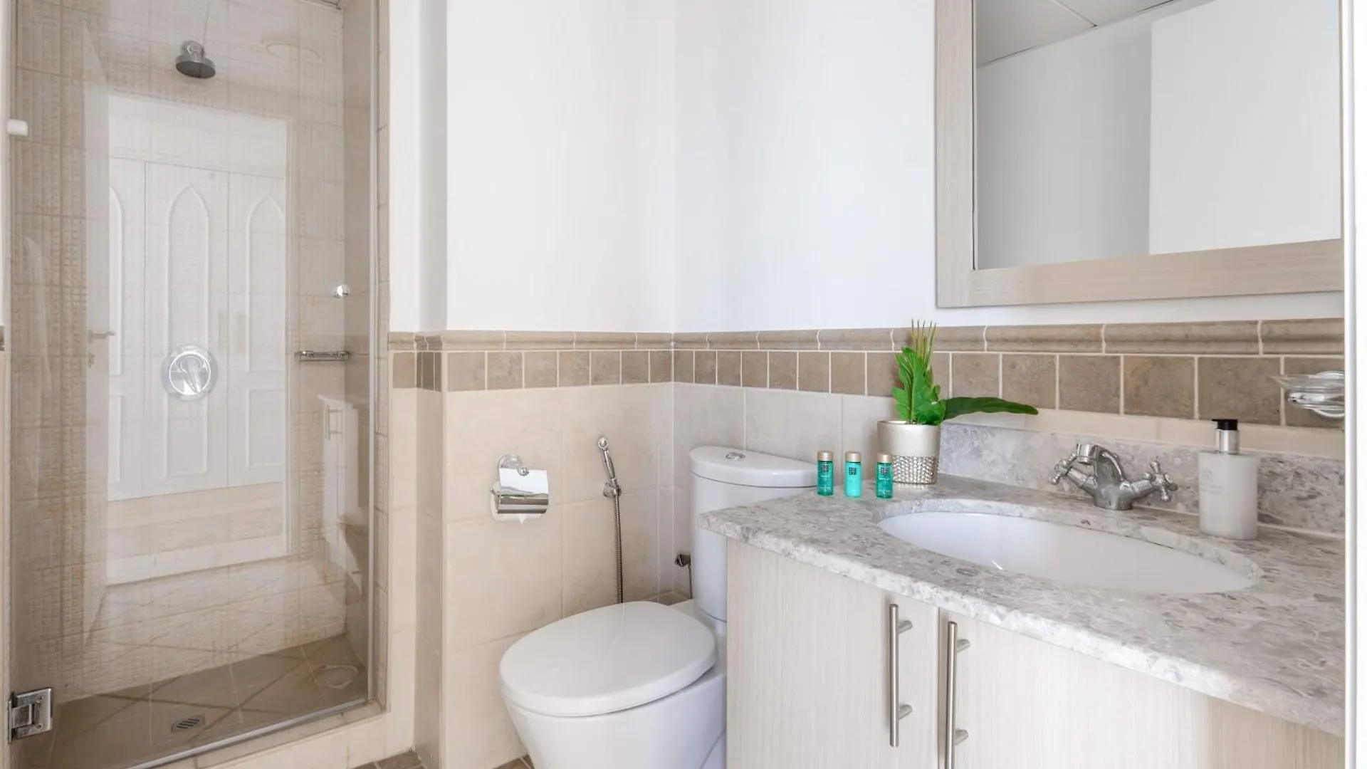 Frank Porter - Al Badia 2 Apartment Dubai