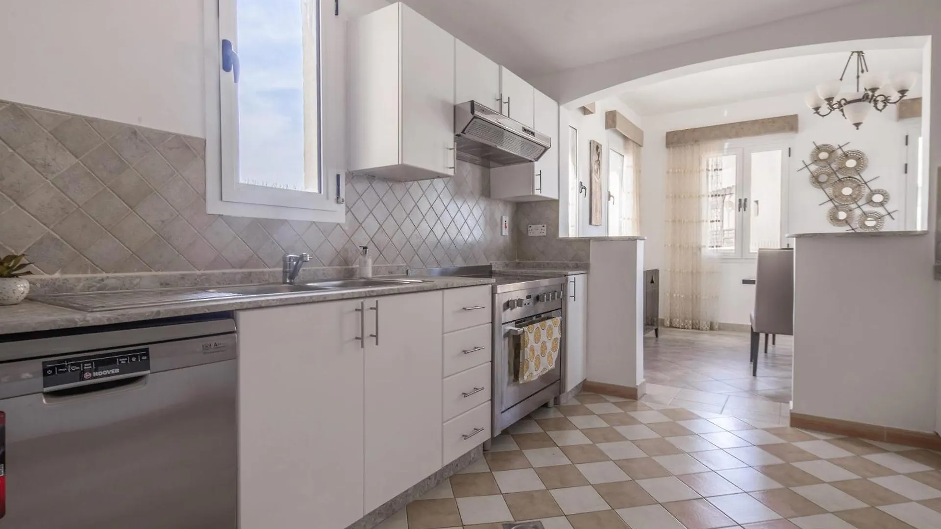 Frank Porter - Al Badia 2 Apartment Dubai